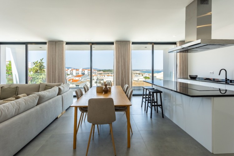 Moderní vila s bazénem a  výhledem na pláž na prodej, Lagos, Algarve