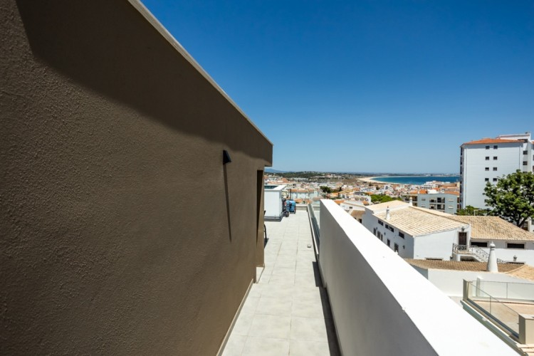 Moderní vila s bazénem a  výhledem na pláž na prodej, Lagos, Algarve