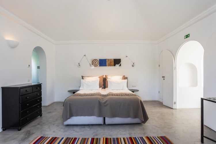 Nádherná luxusní vila s bazénem obklopená zelení na prodej, Lagos, Algarve