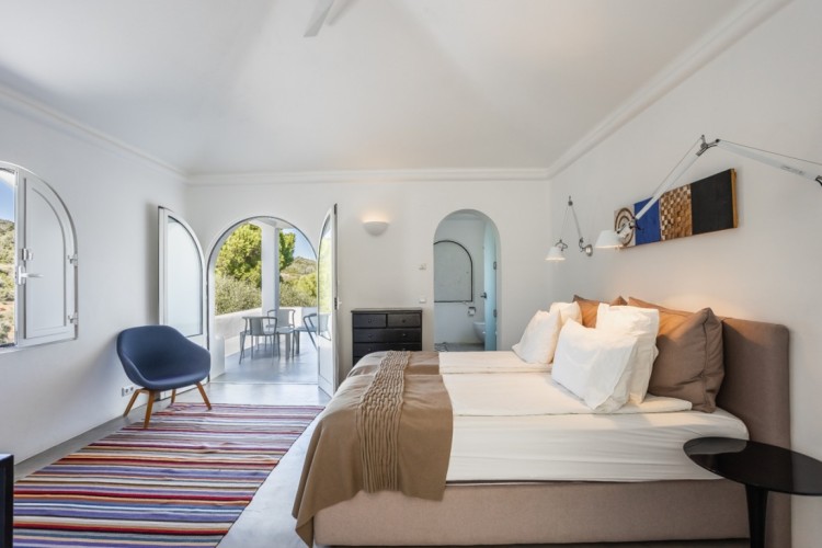 Nádherná luxusní vila s bazénem obklopená zelení na prodej, Lagos, Algarve