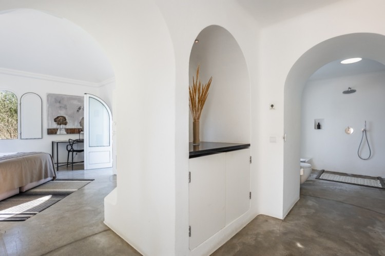 Nádherná luxusní vila s bazénem obklopená zelení na prodej, Lagos, Algarve