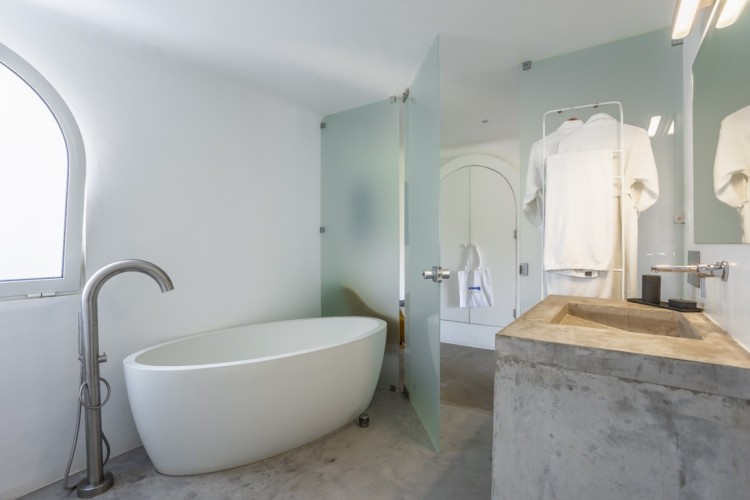 Nádherná luxusní vila s bazénem obklopená zelení na prodej, Lagos, Algarve