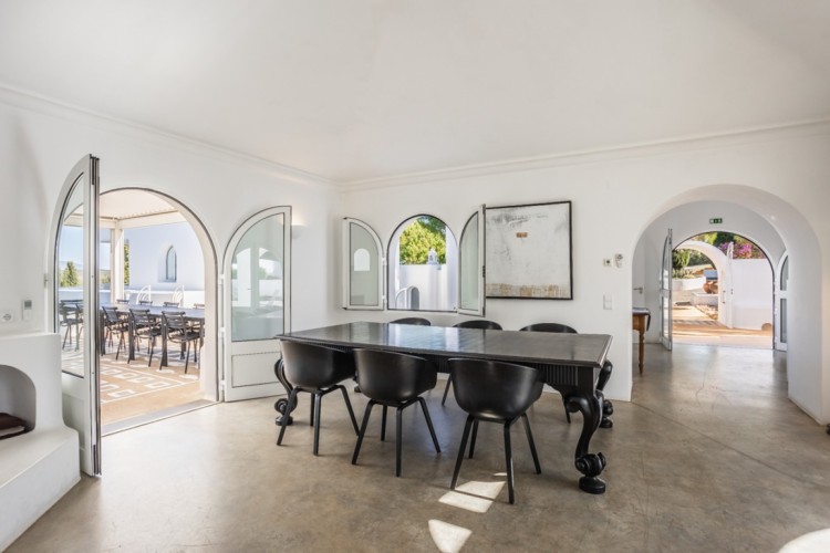 Nádherná luxusní vila s bazénem obklopená zelení na prodej, Lagos, Algarve
