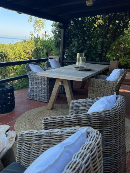 Luxusní minimalistická vila s bazénem v Costa Paradiso pár minut od moře