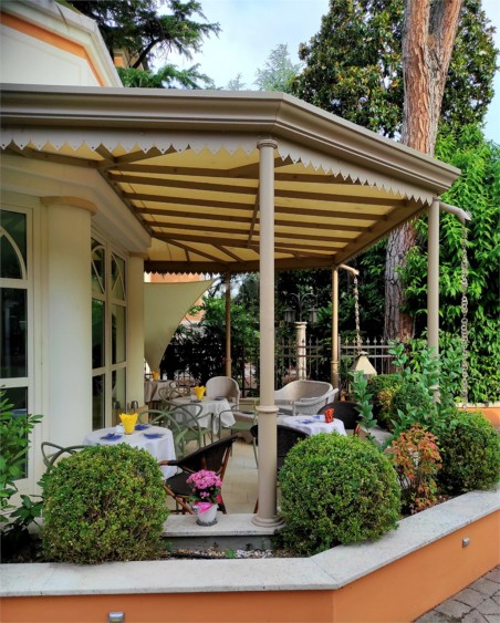 Luxusní vila nedaleko jezera Garda na prodej, Desenzano del Garda