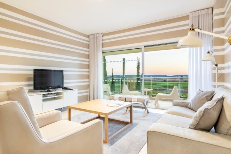 Vily a apartmány ve špičkovém areálu s bazény, nedaleko pláže, na prodej, Vilamoura, Algarve