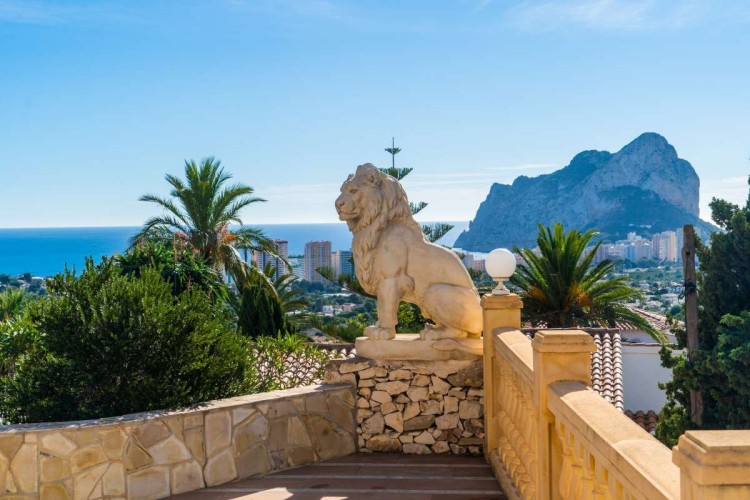Vila v Calpe s výhlede na moře na prodej