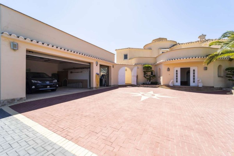 Vila v Calpe s výhlede na moře na prodej