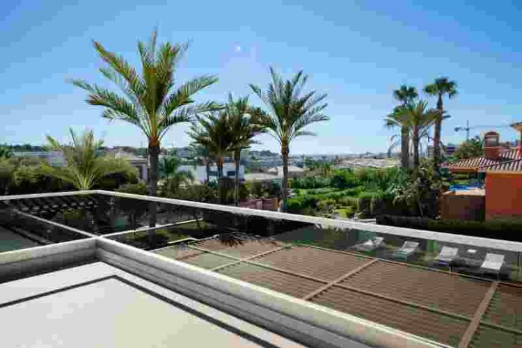 Nová luxusní vila blízko pláže i golfu na prodej, Lagos, Algarve