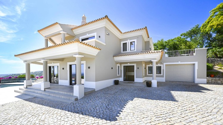 Lusuxní vila s okouzlujícím výhledem na prodej, Loulé, Algarve