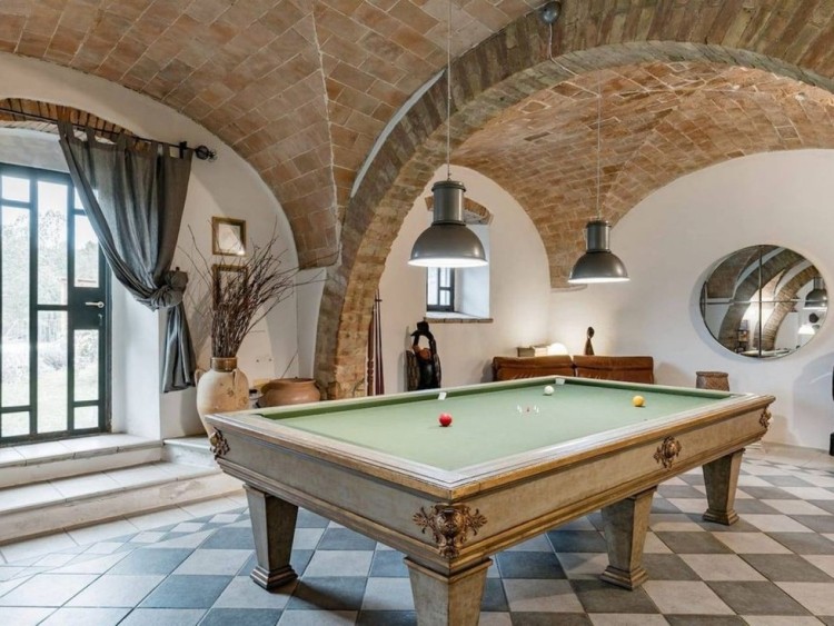 Vkusně zrekonstruovaná vila s bazénem v Montecatini Val di Cecina