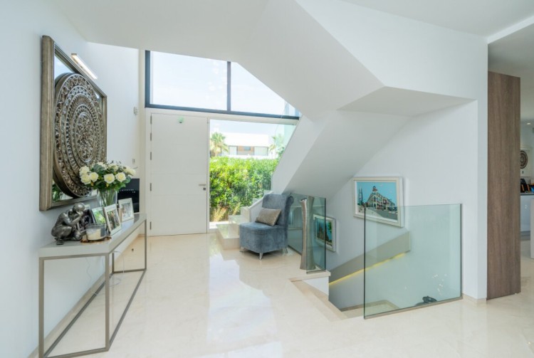 Luxusní moderní vila k prodeji, El Paraiso, Estepona