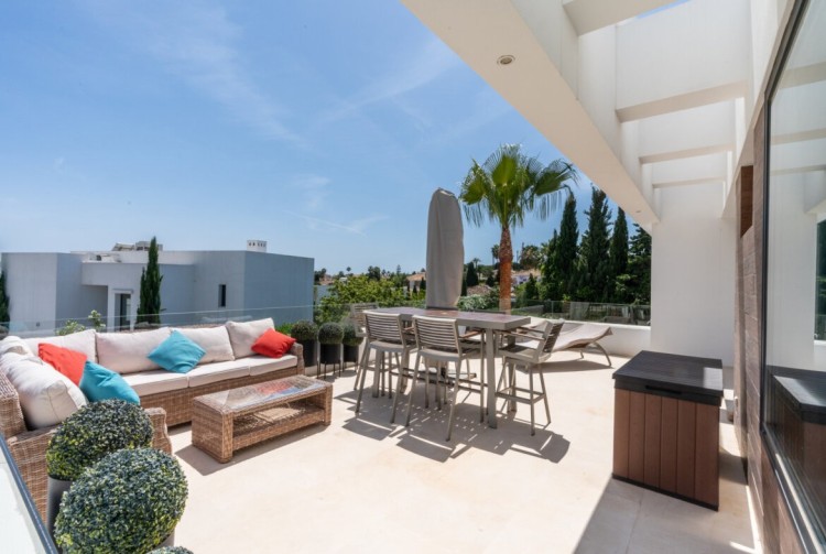 Luxusní moderní vila k prodeji, El Paraiso, Estepona