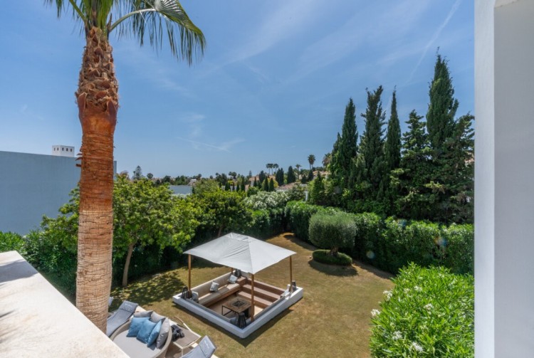 Luxusní moderní vila k prodeji, El Paraiso, Estepona