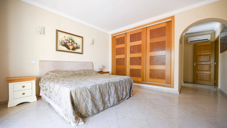 Luxusní sídlo na vesnici, nedaleko města i pláží, na prodej Algarve