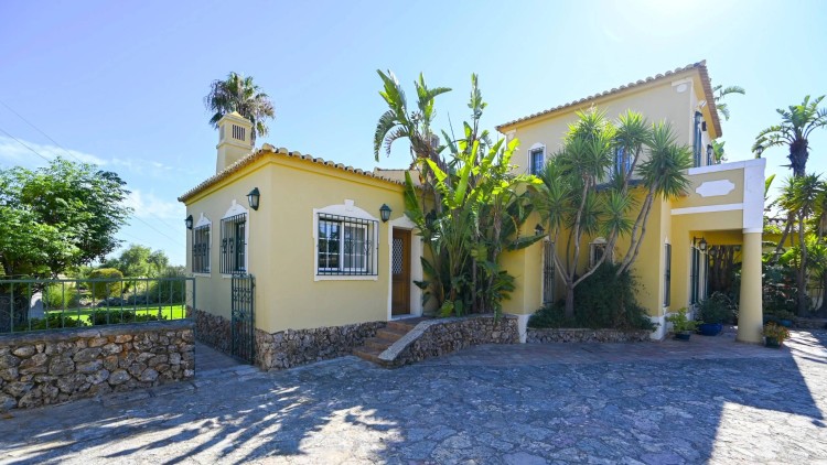 Luxusní sídlo na vesnici, nedaleko města i pláží, na prodej Algarve
