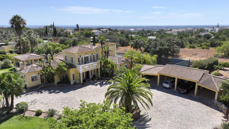 Luxusní sídlo na vesnici, nedaleko města i pláží, na prodej Algarve