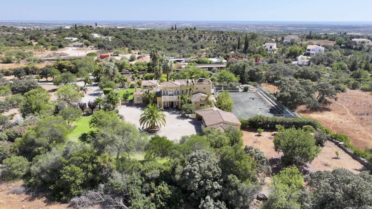 Luxusní sídlo na vesnici, nedaleko města i pláží, na prodej Algarve