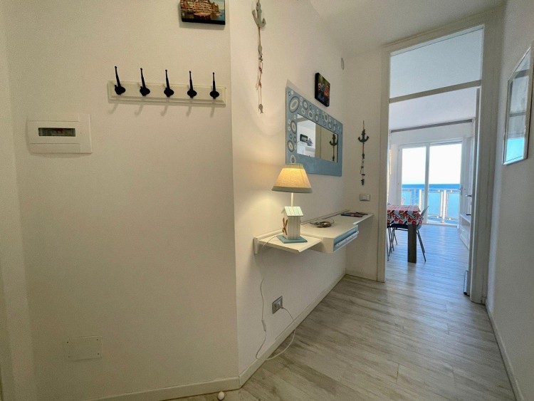 Apartmán v první linii u moře na prodej, Porto Santa Margherita