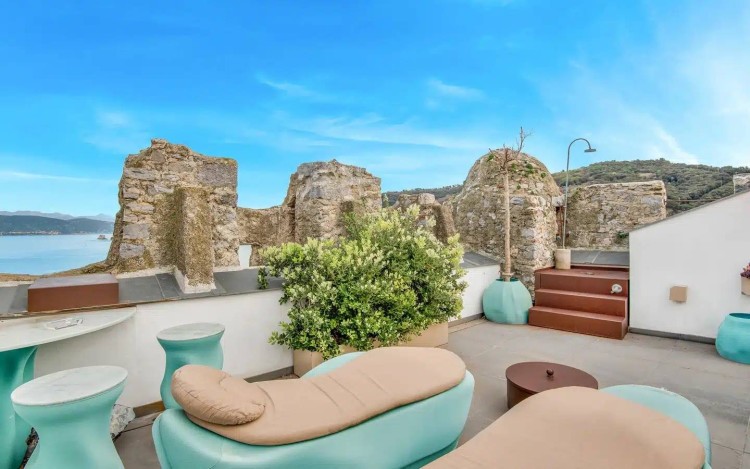 Unikátní historická věž s výhledem na moře na prodej, Portovenere