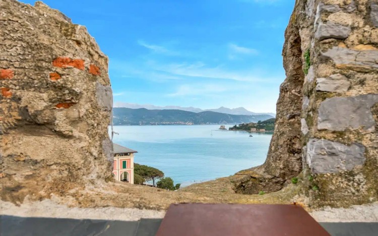 Unikátní historická věž s výhledem na moře na prodej, Portovenere