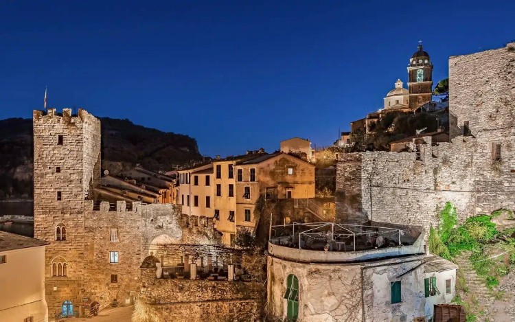 Unikátní historická věž s výhledem na moře na prodej, Portovenere