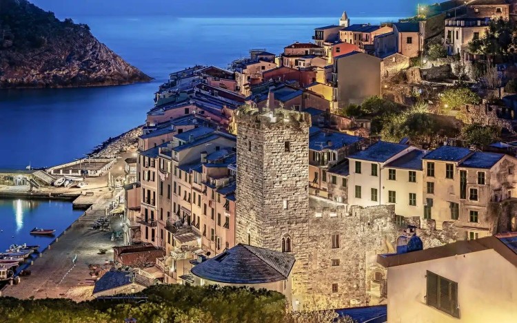 Unikátní historická věž s výhledem na moře na prodej, Portovenere