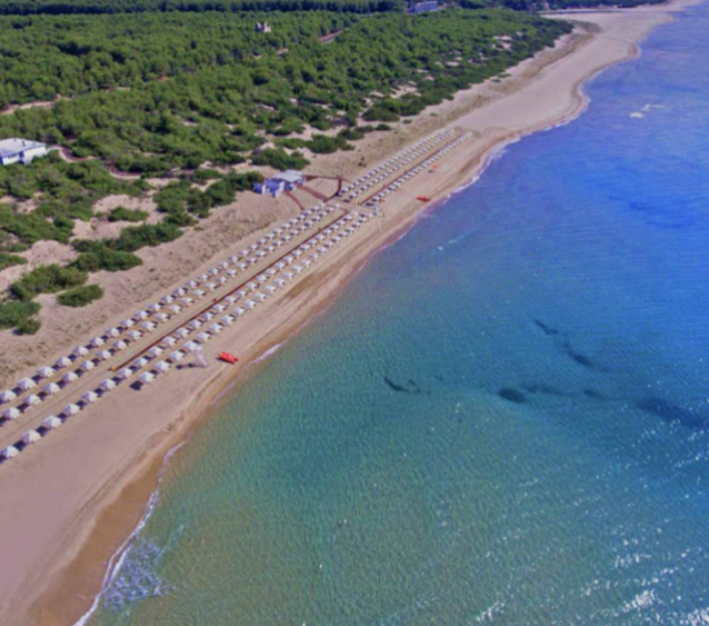 Nové vilky kousek od pláže v Castallaneta Marina v Apulii