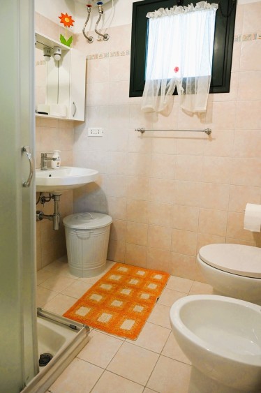 Domek se zahrádkou u pláže na prodej, blízko centra Torre Lapillo