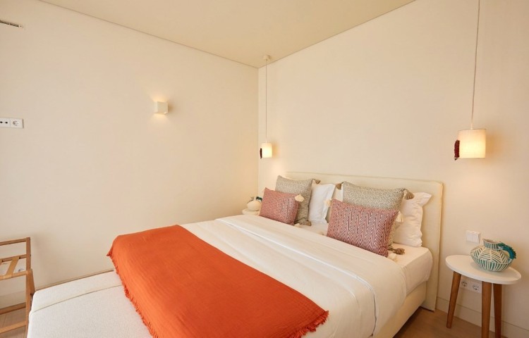 Nový moderní dům 400m od pláže k prodeji, Porches, Algarve