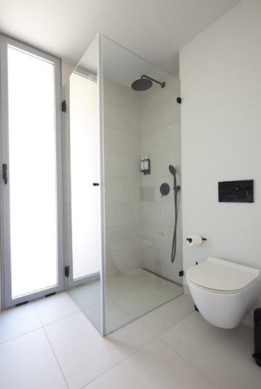 Nový moderní dům 400m od pláže k prodeji, Porches, Algarve