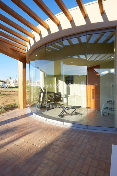 Nový moderní dům 400m od pláže k prodeji, Porches, Algarve