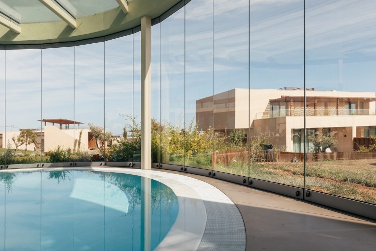 Nový moderní dům 400m od pláže k prodeji, Porches, Algarve