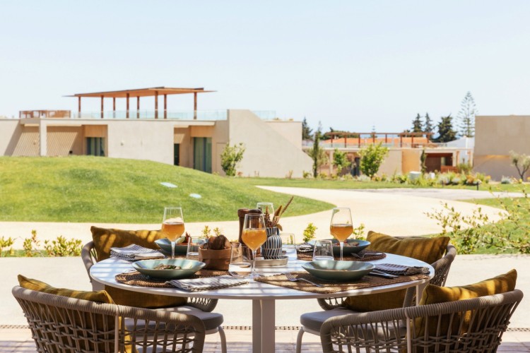 Nový moderní dům 400m od pláže k prodeji, Porches, Algarve