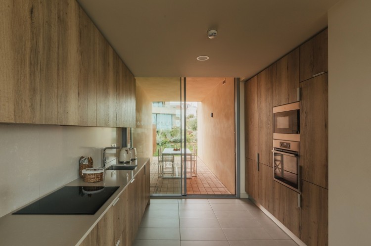 Nový moderní dům 400m od pláže k prodeji, Porches, Algarve