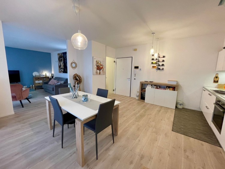 Elegantní a prostorný byt u moře na prodej, Porto Santa Margherita