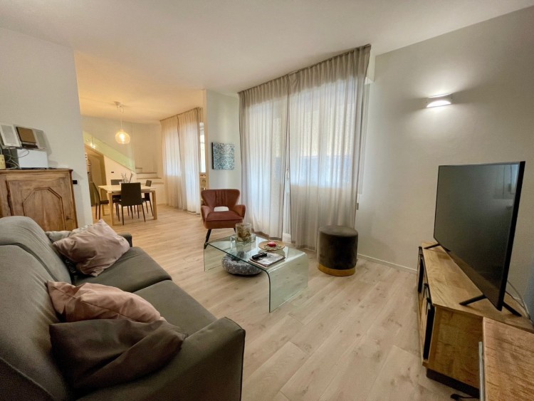 Elegantní a prostorný byt u moře na prodej, Porto Santa Margherita