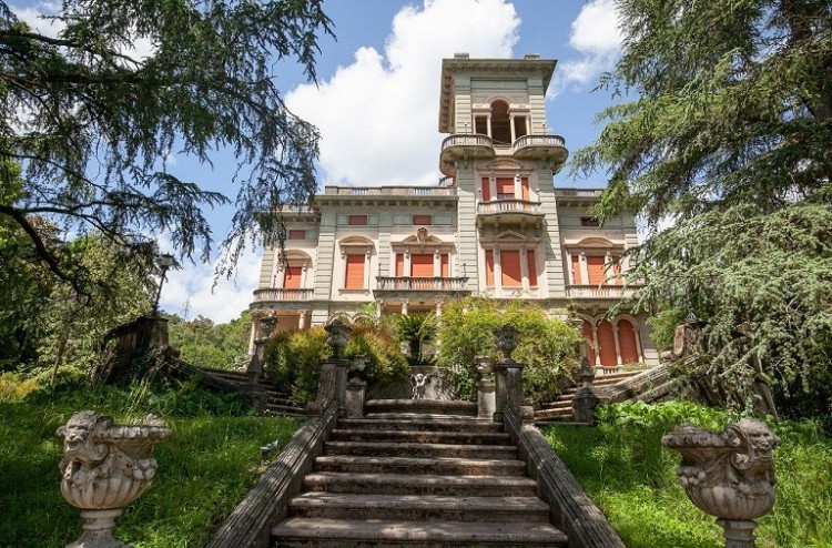 Historická vila na prodej nedaleko města Lucca