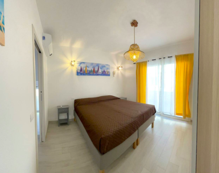 Elegantní apartmán jen pár kroků od moře v Isola Rossa