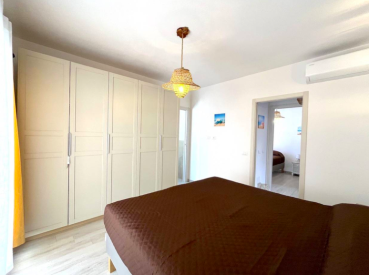 Elegantní apartmán jen pár kroků od moře v Isola Rossa