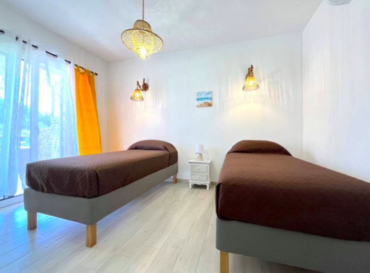 Elegantní apartmán jen pár kroků od moře v Isola Rossa