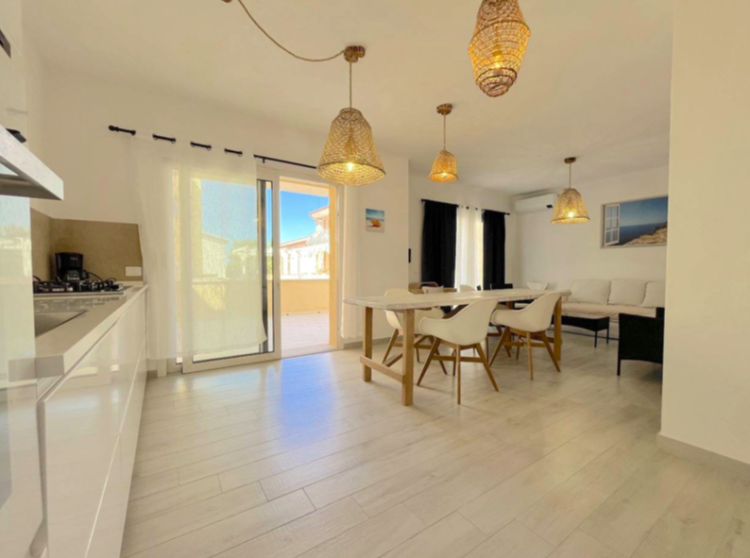 Elegantní apartmán jen pár kroků od moře v Isola Rossa
