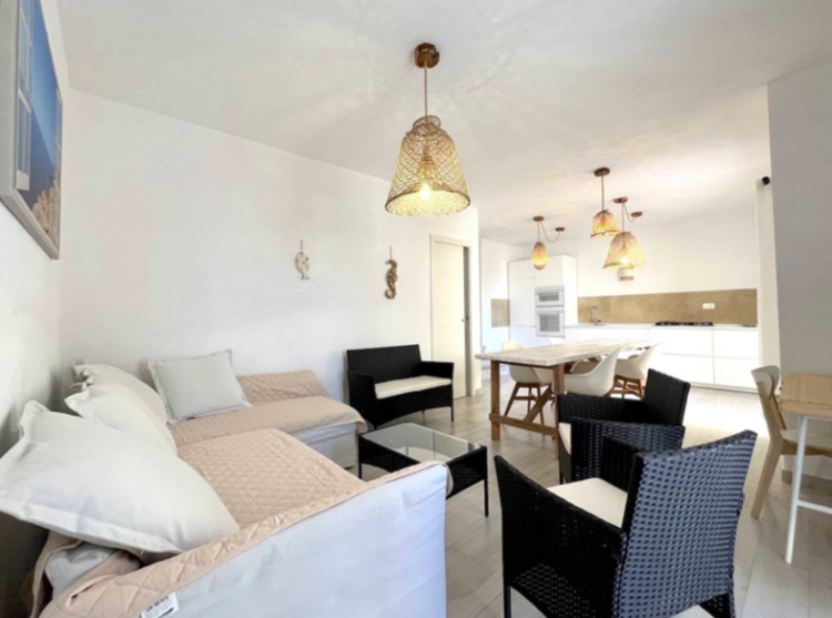 Elegantní apartmán jen pár kroků od moře v Isola Rossa