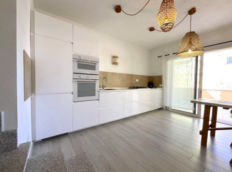 Elegantní apartmán jen pár kroků od moře v Isola Rossa