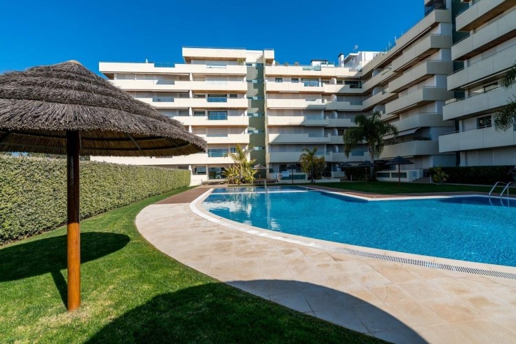 Luxusní byt na prodej s bazénem, v blízkosti pláže, v soukromém kondominiu s bazénem, v přístavu Vilamoura, Algarve