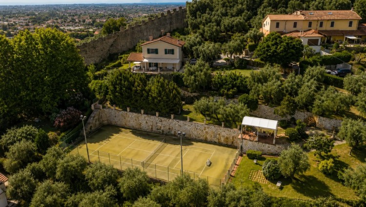 Exkluzivní vila na prodej s výhledem na moře, Pietrasanta