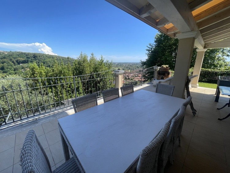 Exkluzivní vila na prodej s výhledem na moře, Pietrasanta