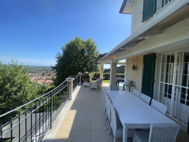 Exkluzivní vila na prodej s výhledem na moře, Pietrasanta