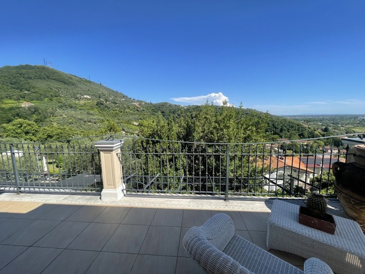 Exkluzivní vila na prodej s výhledem na moře, Pietrasanta