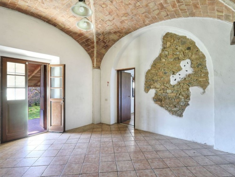 Kamenný statek k rekonstrukci na prodej, Montecatini Val di Cecina